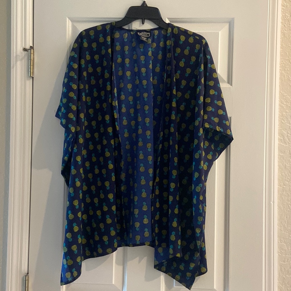 Beautiful pineapple print Kimono .